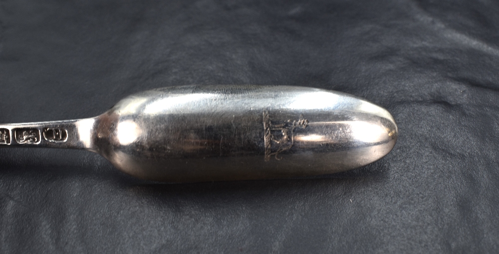 A George III silver marrow scoop, of traditional design with feather edge moulding to the central - Image 3 of 6