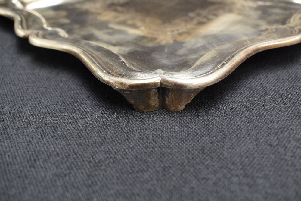An Edwardian silver tray, of square form with moulded and shaped Chippendale influenced rim - Image 4 of 6