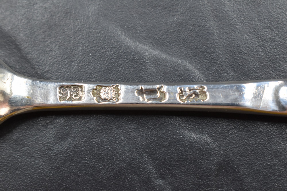 A George II silver marrow scoop of traditional design with shallow drops to each end, clear and - Image 3 of 4
