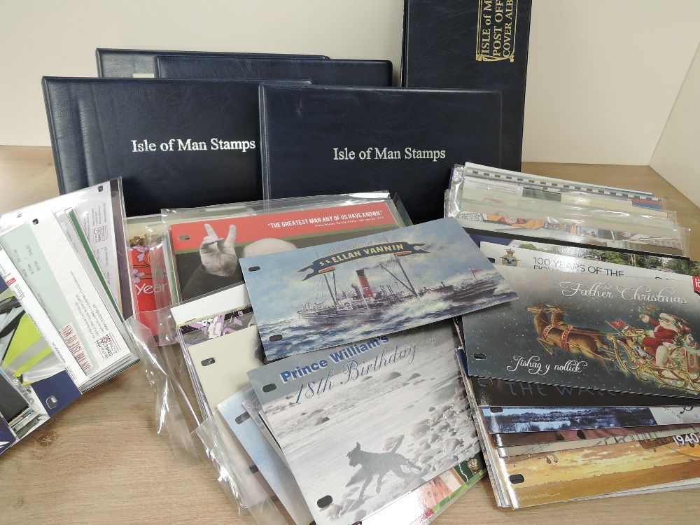 ISLE OF MAN BOX OF APX 250 PRESENTATION PACKS IN ALBUMS & LOOSE 5 albums full of presentation - Image 4 of 4