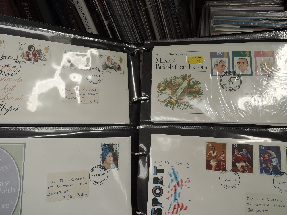 GB 1970's EARLY 2000's COLLECTION OF ILLUSTRATED FIRST DAY COVERS IN 8 VOLUMES First day cover - Bild 2 aus 3