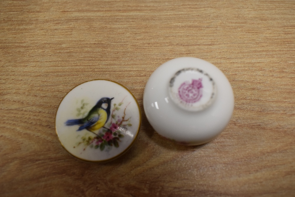 An assortment of ceramics, including Royal Worcester trinket dish or small proportions with blue tit - Image 2 of 3