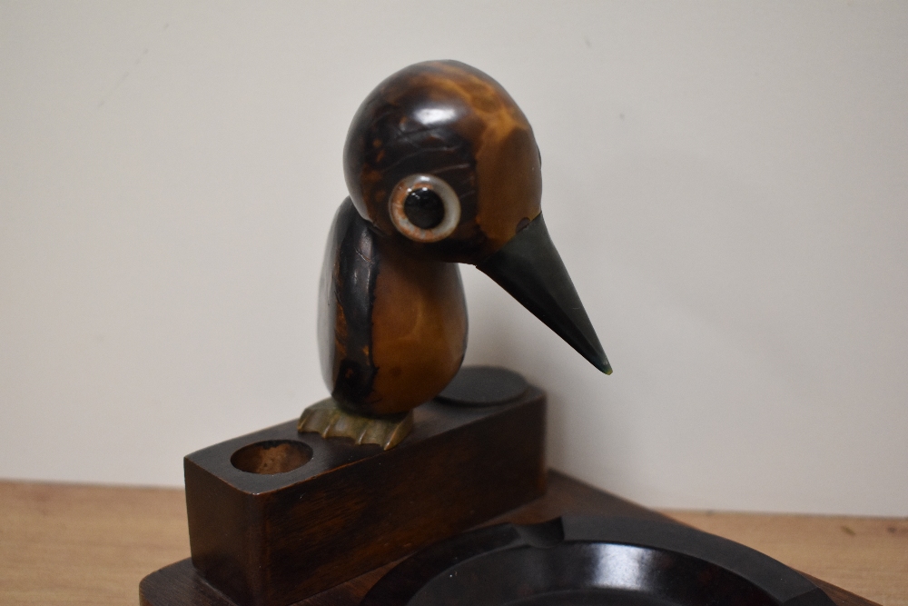 Two circa 1930s wooden ashtrays, both with novelty bird studies to sides, and one with Bakelite - Image 4 of 4