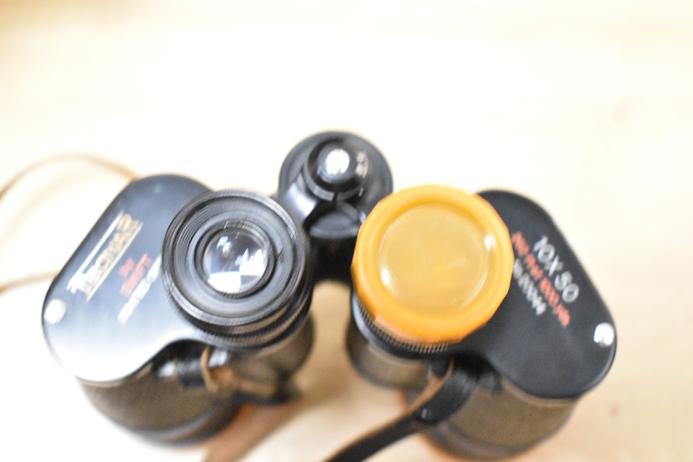 A pair of mid-20th Century Tecnar by Swift 10 x 50 binoculars, another pair of binoculars with Broad - Bild 3 aus 5