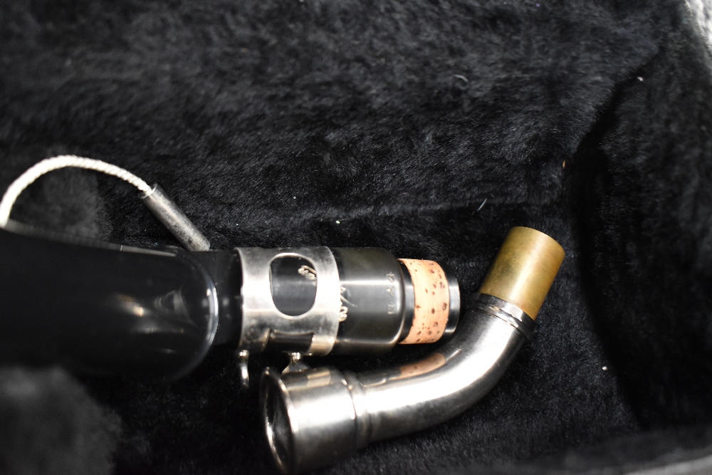 A Bundy by Selmer bass clarinet, with Vandoren Paris B44 mouthpiece, serial number 25736 with hard - Bild 4 aus 4