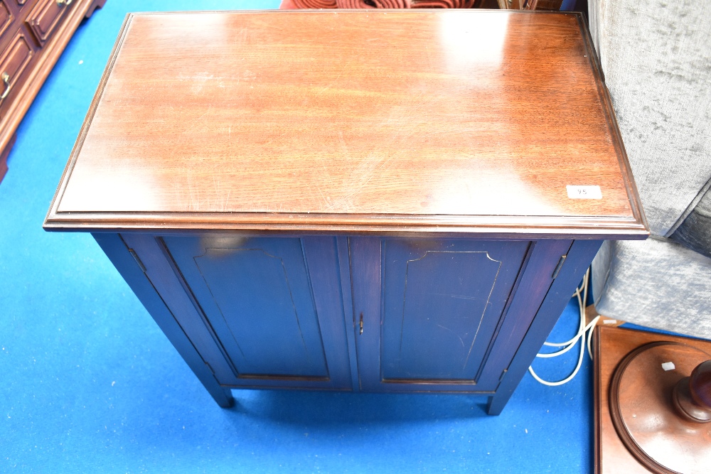 An early 20th Century mahogany side cabinet