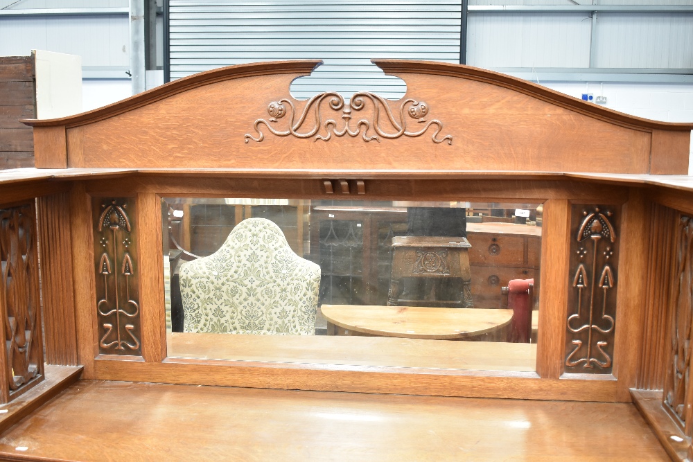 An impressive late 19th Century golden oak mirror back sideboard with both Art Nouveau and Arts - Image 3 of 3