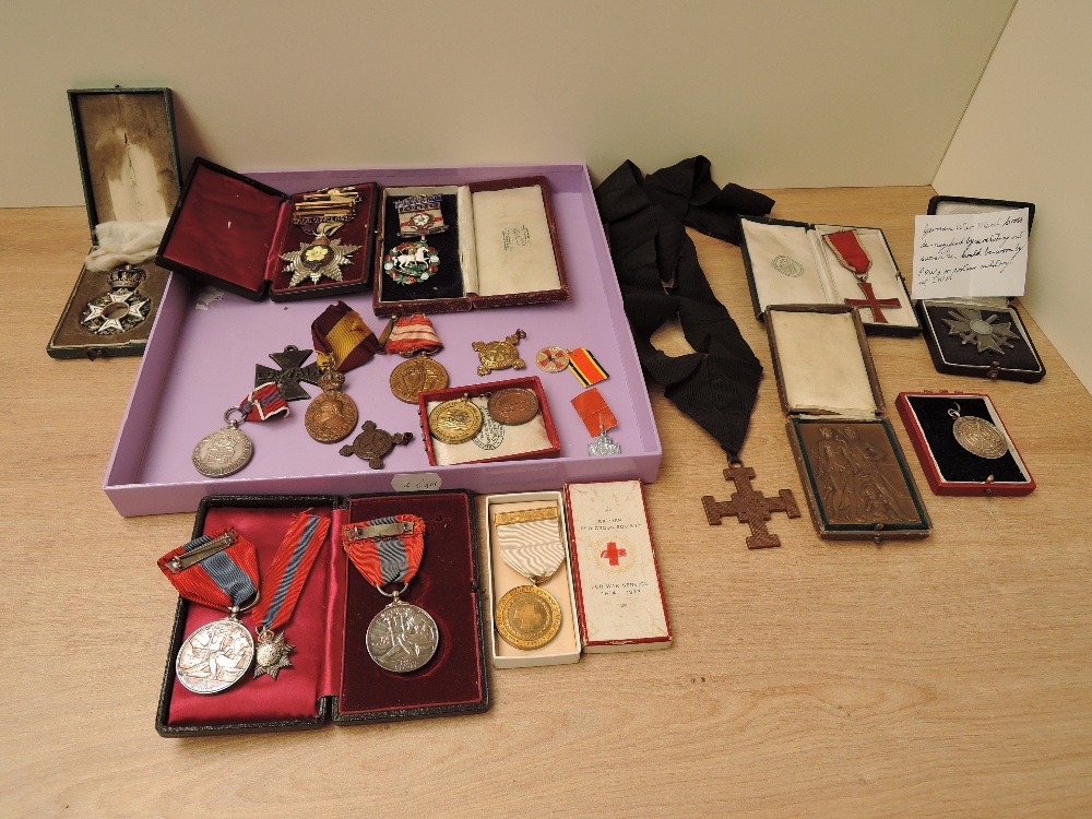 A collection of Medals including DGRA, Italian x2, Queen Elizabeth II Coronation, Louvain, Life