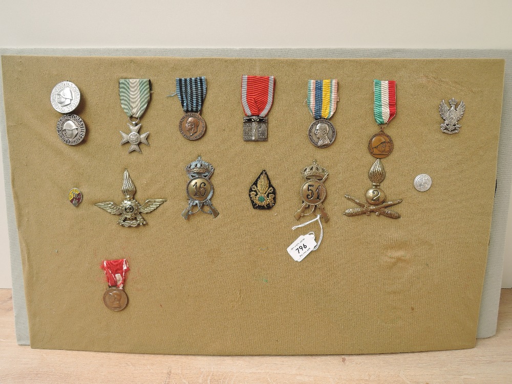A collection of Italian Medals, Fascist Youth Badge x2, WWI Republic Long Service Cross 16 Years,