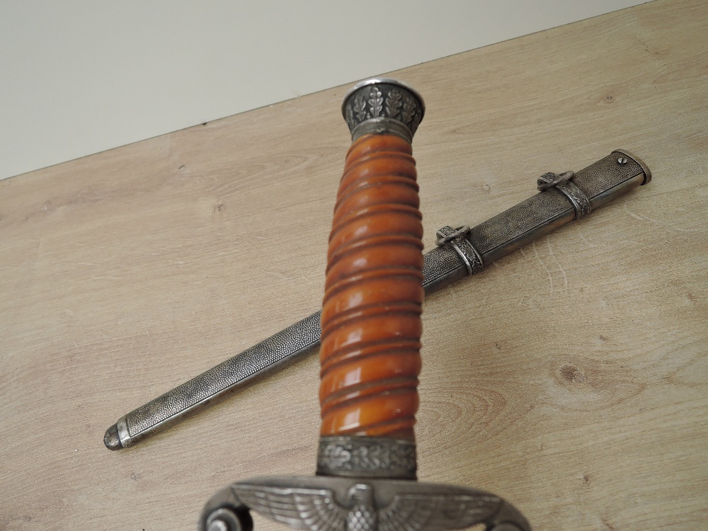 A WWII German Army Officers Dagger with scabbard, makers mark Original Eickhorn Solingen, blade - Image 6 of 7