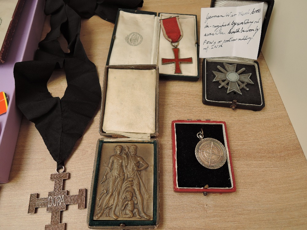 A collection of Medals including DGRA, Italian x2, Queen Elizabeth II Coronation, Louvain, Life - Image 5 of 5