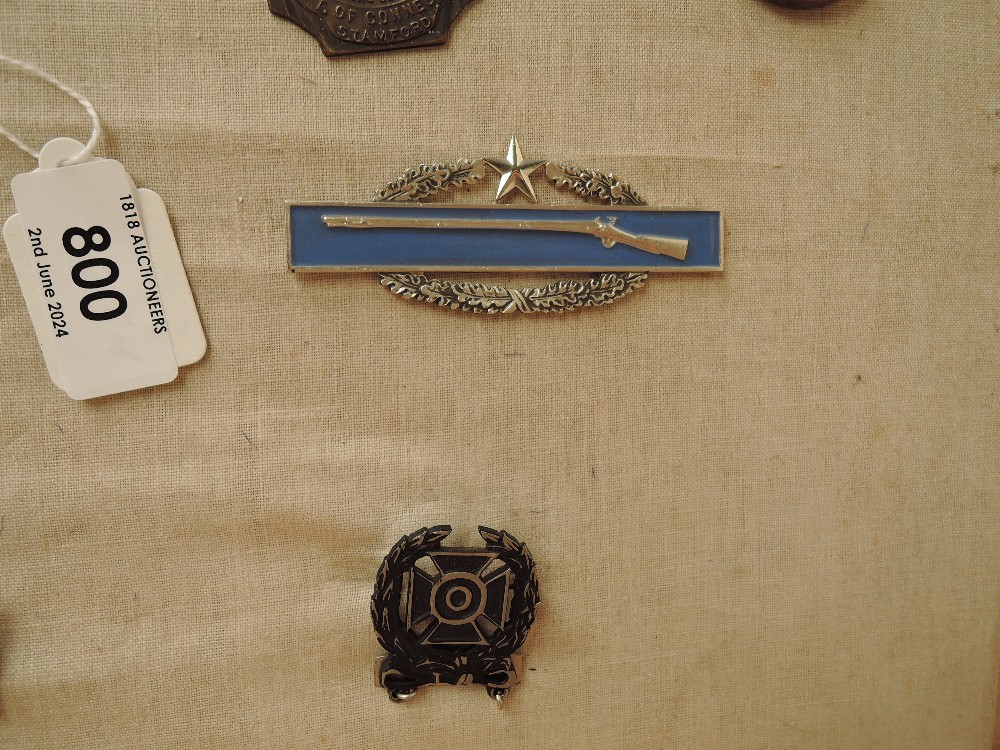A collection of US Medals and Badges, WWII European African Middle Eastern Campaign Medal, WWII - Image 8 of 8