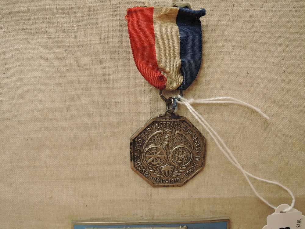 A collection of US Medals and Badges, WWII European African Middle Eastern Campaign Medal, WWII - Image 5 of 8