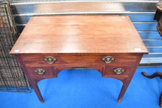 A 19th century Regency style mahogany dressing table, approx 86cm by 48cm.