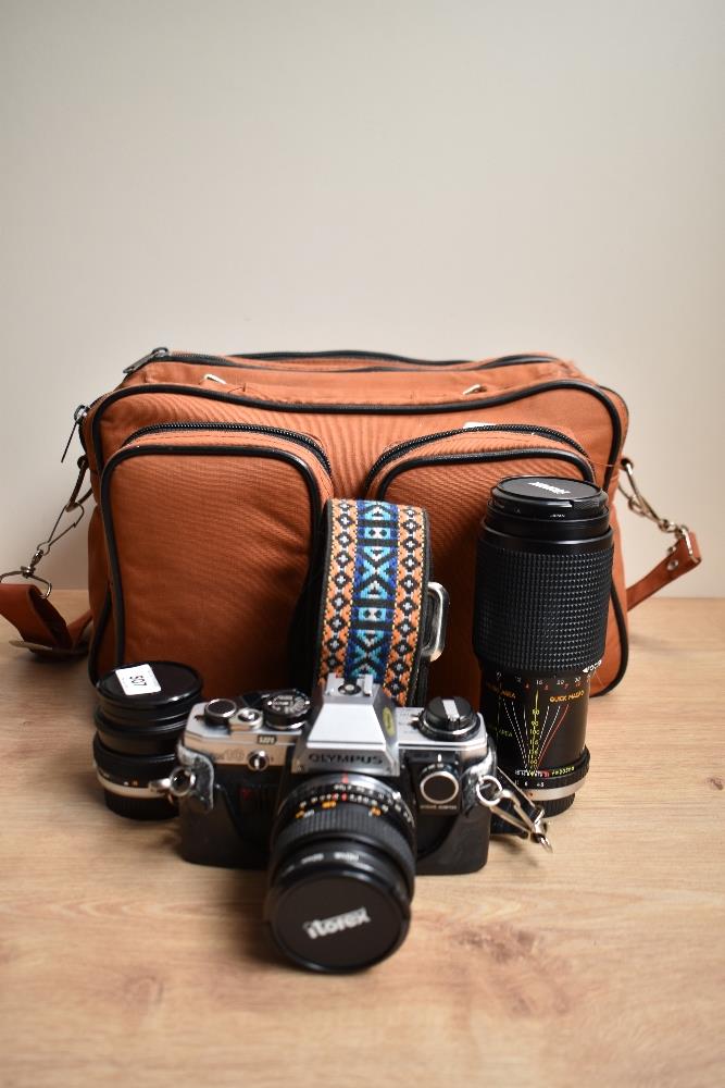 An Olympus OM10 camera with Itorex 1:2,8 28mm, an Itorex MC Auto Zoom 1:4,5 80-205, an Olympus OM- - Image 5 of 5