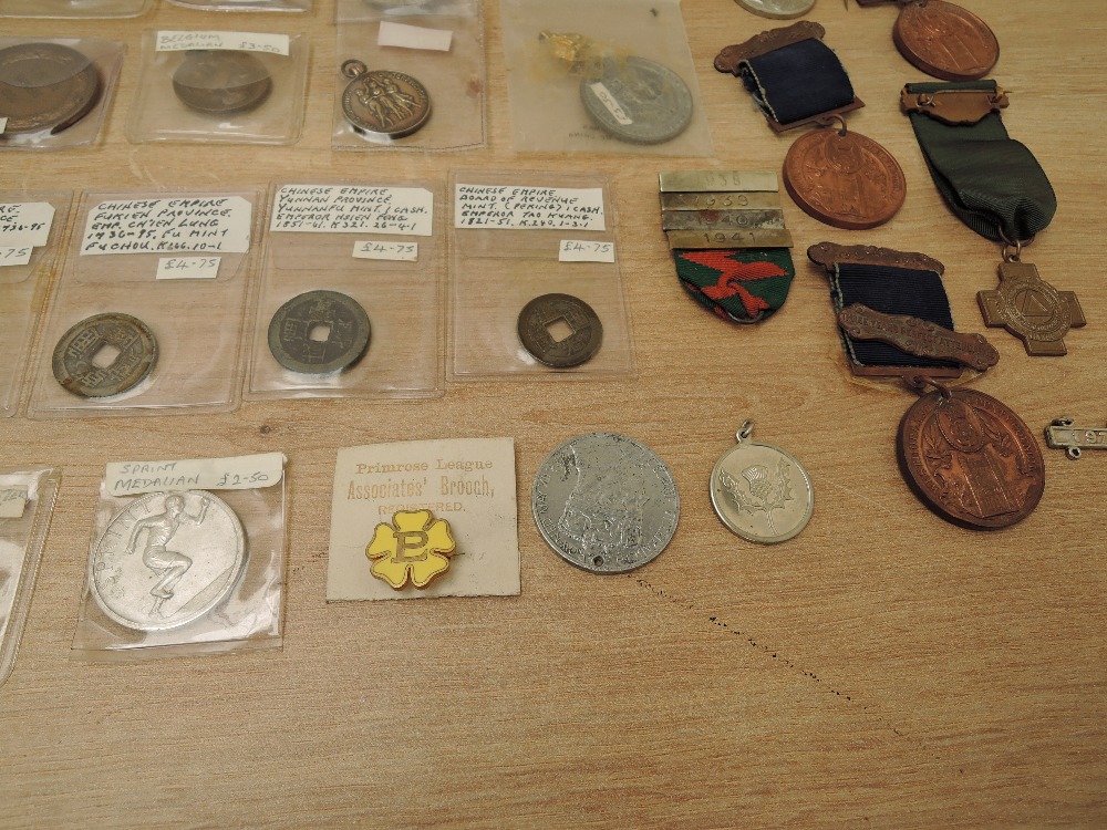 Six Chinese Empire Coins, all noted by vendor including 1 Cash 1821-51 and 1851-61 and later along - Image 5 of 5