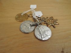 A WWI Medal Trio and a George V Africa General Service Medal, all without ribbons, 1914-15 Star, War