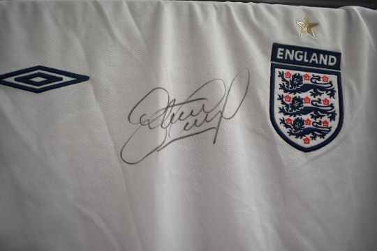 A Umbro England Replica XL Football Shirt bearing signature from Steven Gerrard, COA present - Image 2 of 2