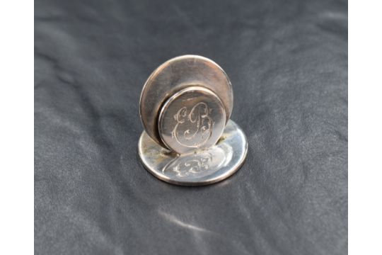 A set of four Edwardian silver place card holders, of circular form having 'EB' monogram engraved, - Image 2 of 4