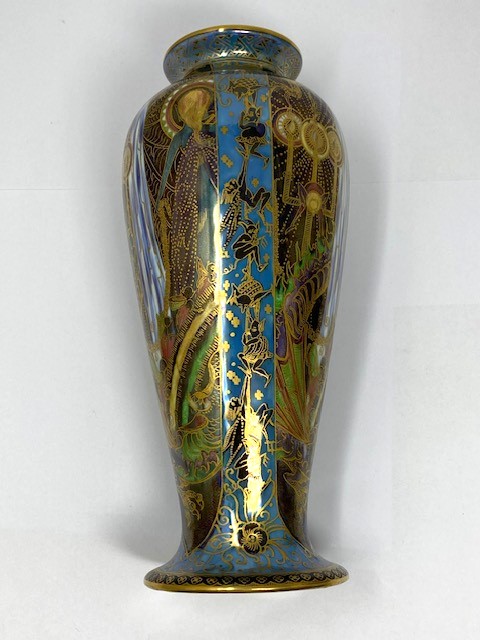 A PAIR OF WEDGWOOD FAIRYLAND LUSTRE VASES, CIRCA 1920 - Image 5 of 12