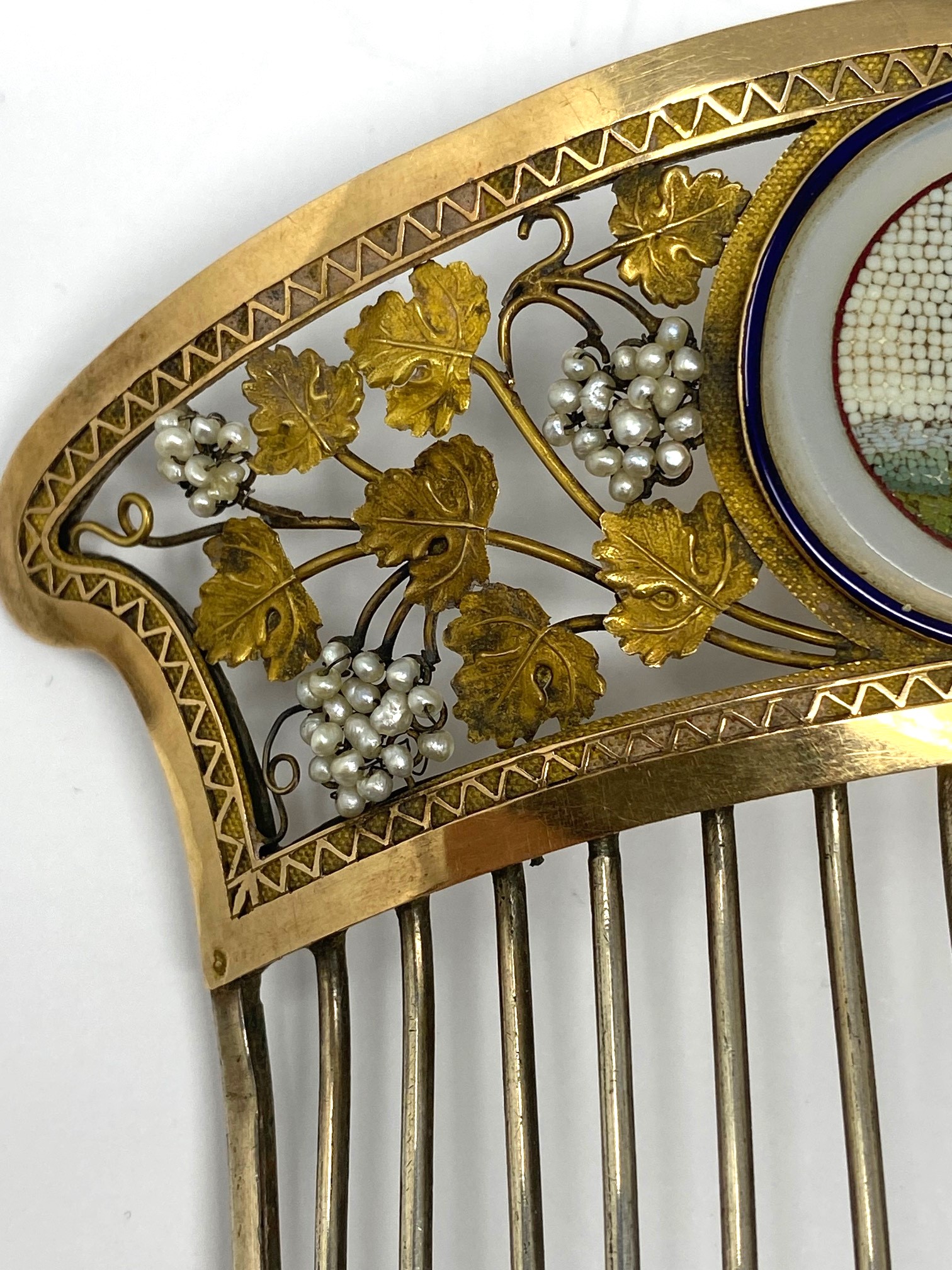 A FRENCH SILVER, GOLD AND MICROMOSAIC HAIR COMB, PARIS, 1798-1809 - Image 5 of 8