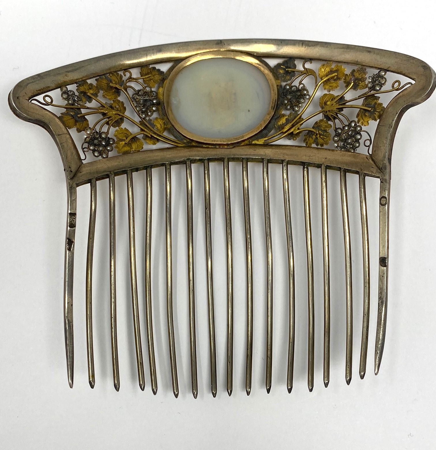 A FRENCH SILVER, GOLD AND MICROMOSAIC HAIR COMB, PARIS, 1798-1809 - Image 3 of 8