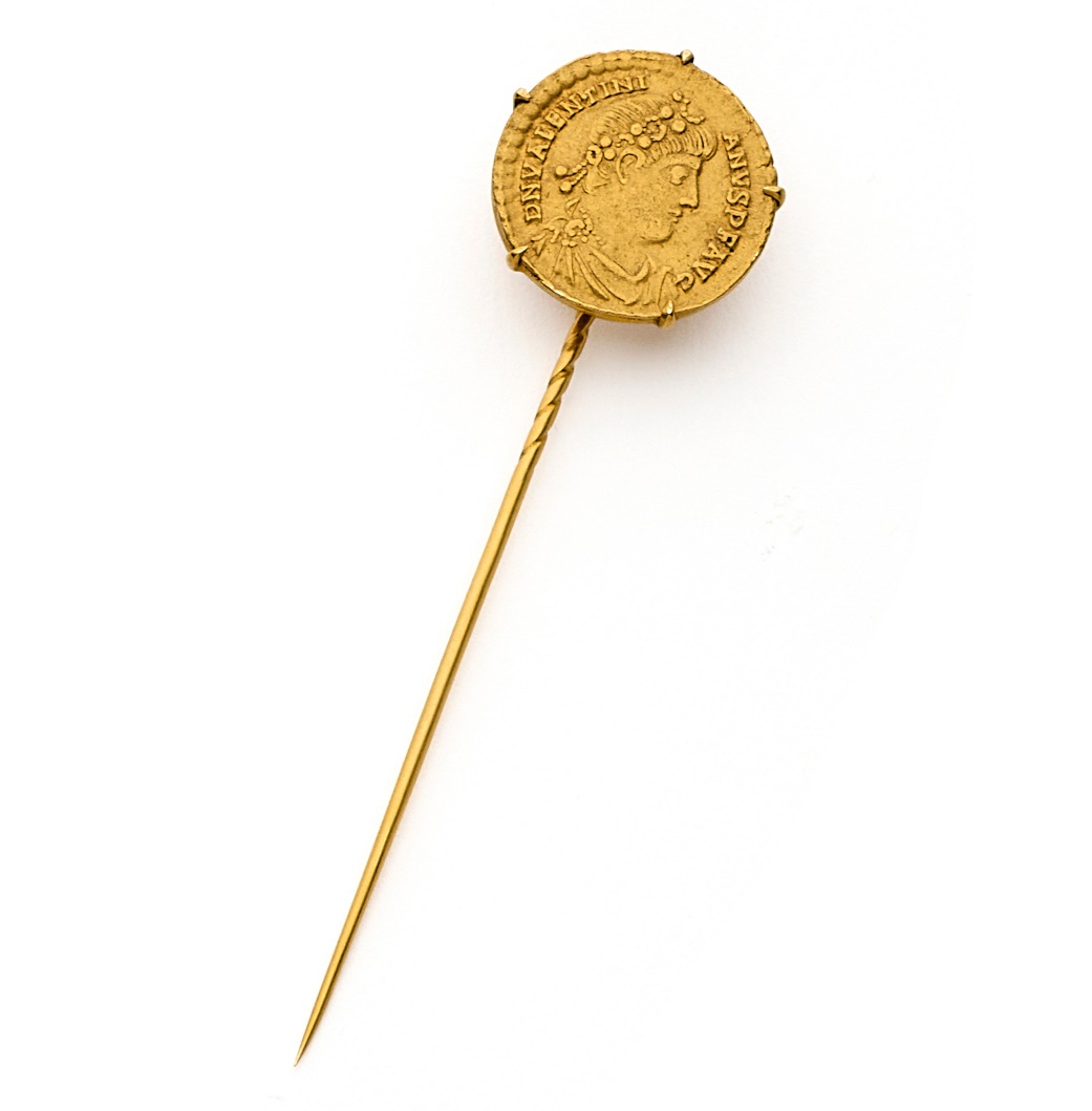 A GOLD STICK PIN SET WITH A ROMAN EMPEROR VALENTIAN I GOLD SOLIDUS