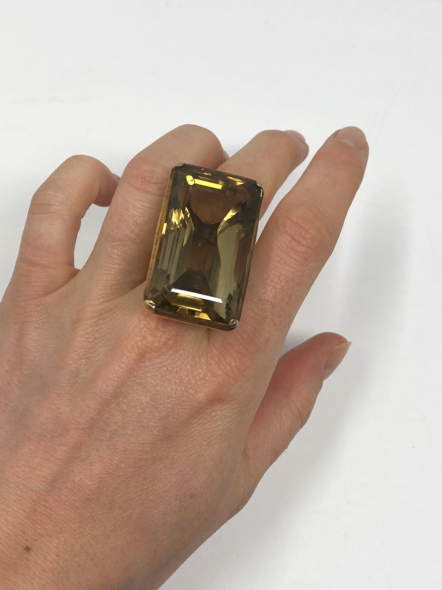 □ SMOKY QUARTZ AND GOLD COCKTAIL RING, 1982 - Image 6 of 7