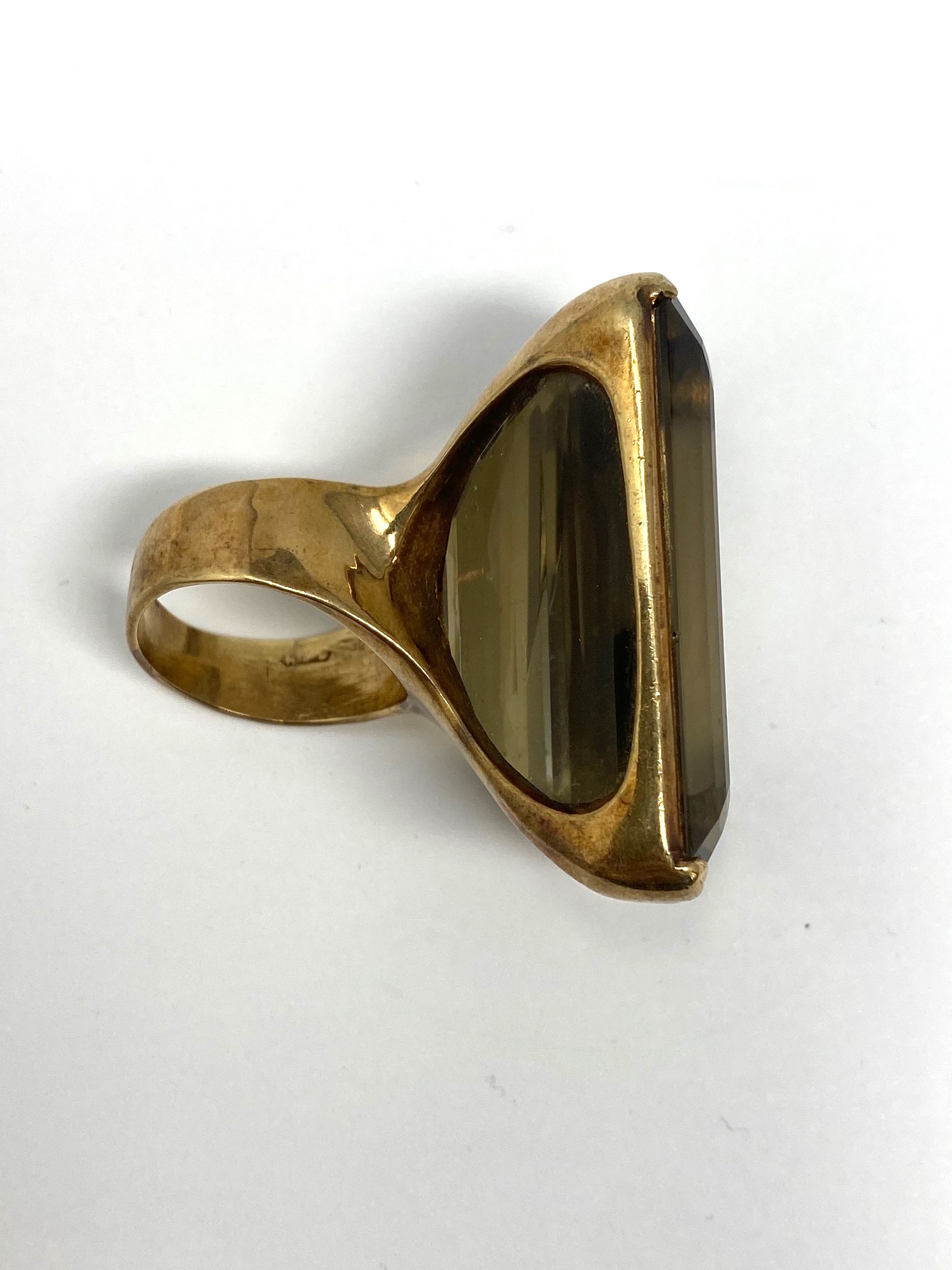 □ SMOKY QUARTZ AND GOLD COCKTAIL RING, 1982 - Image 2 of 7