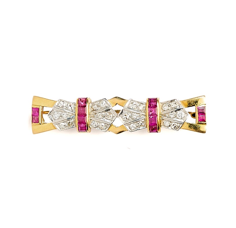 □ RUBY AND DIAMOND BAR BROOCH, 1940s