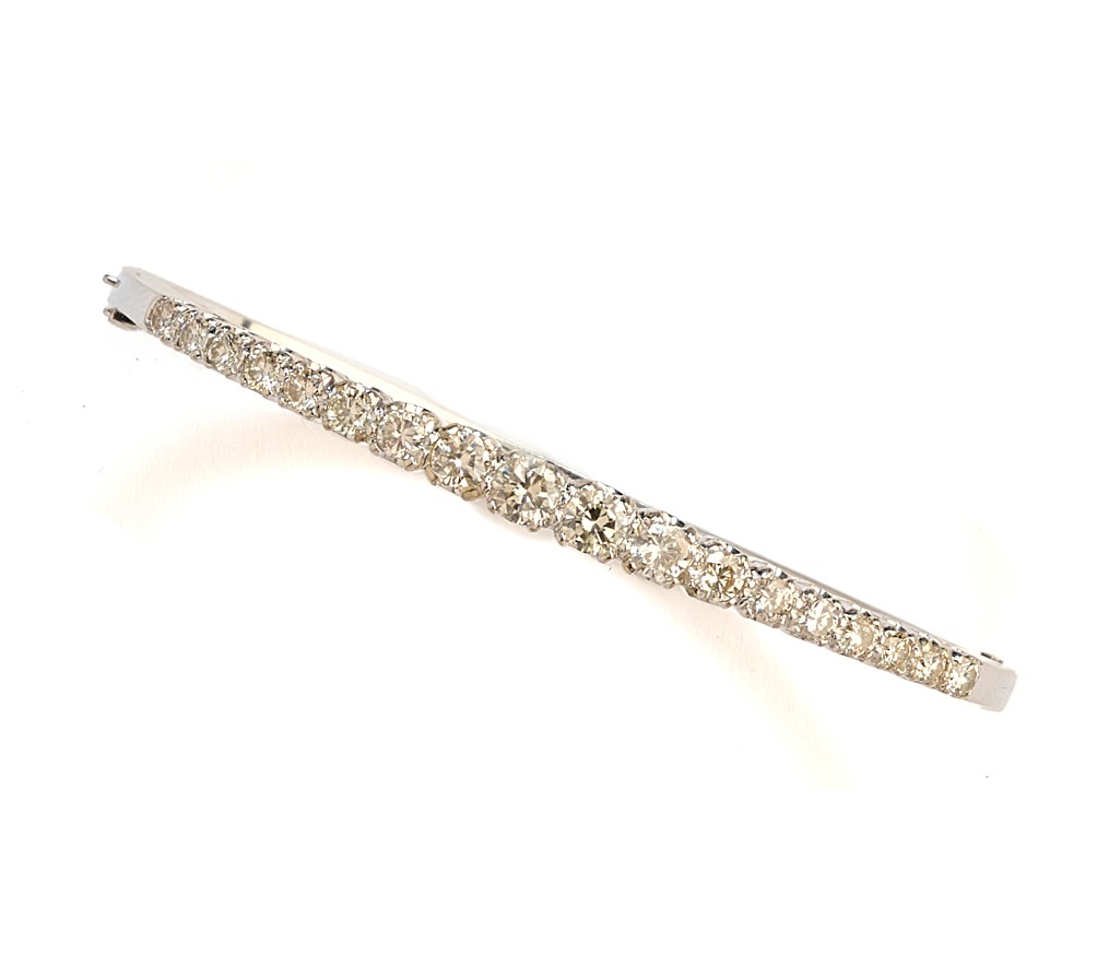 DIAMOND HINGED BANGLE