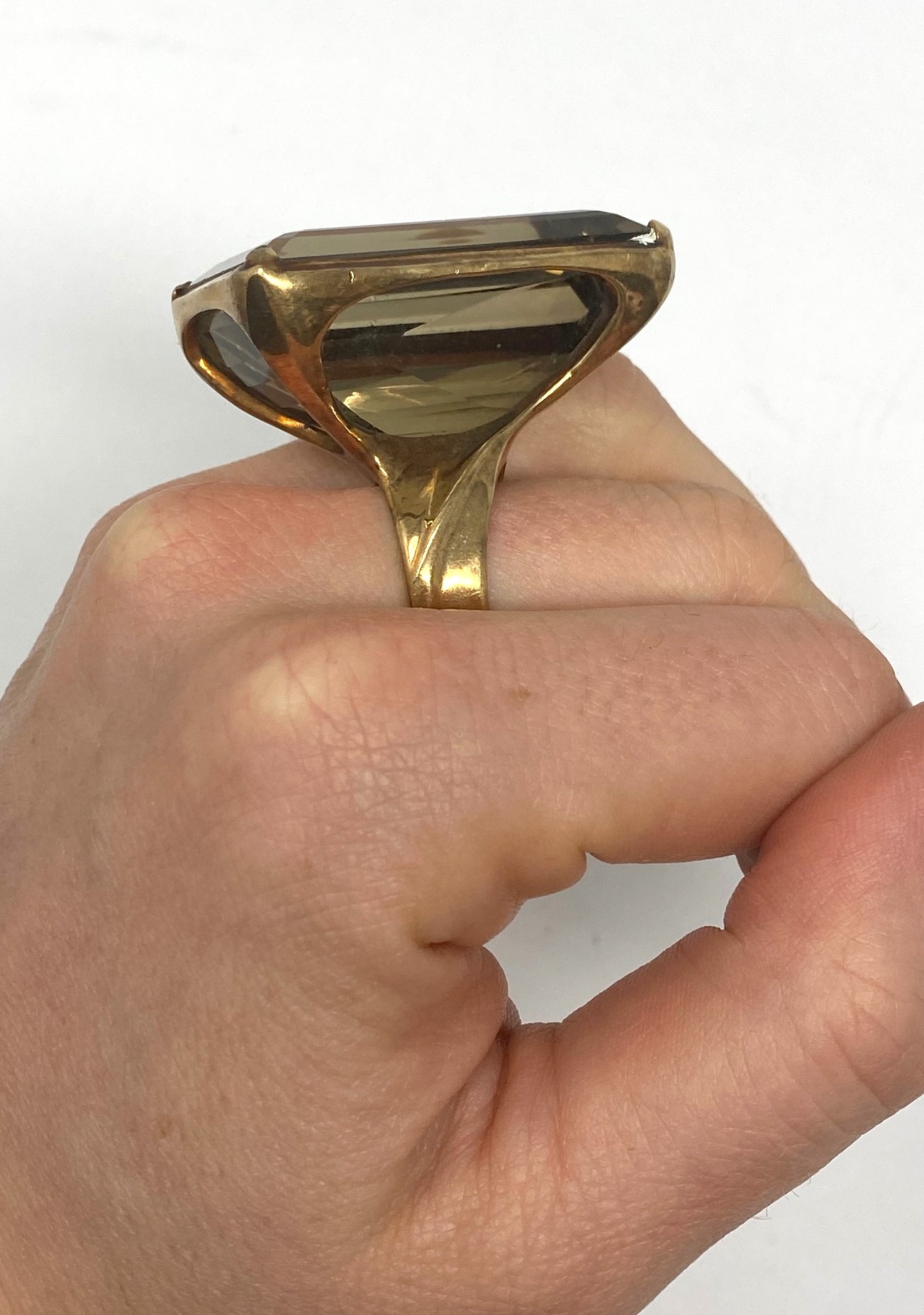 □ SMOKY QUARTZ AND GOLD COCKTAIL RING, 1982 - Image 7 of 7