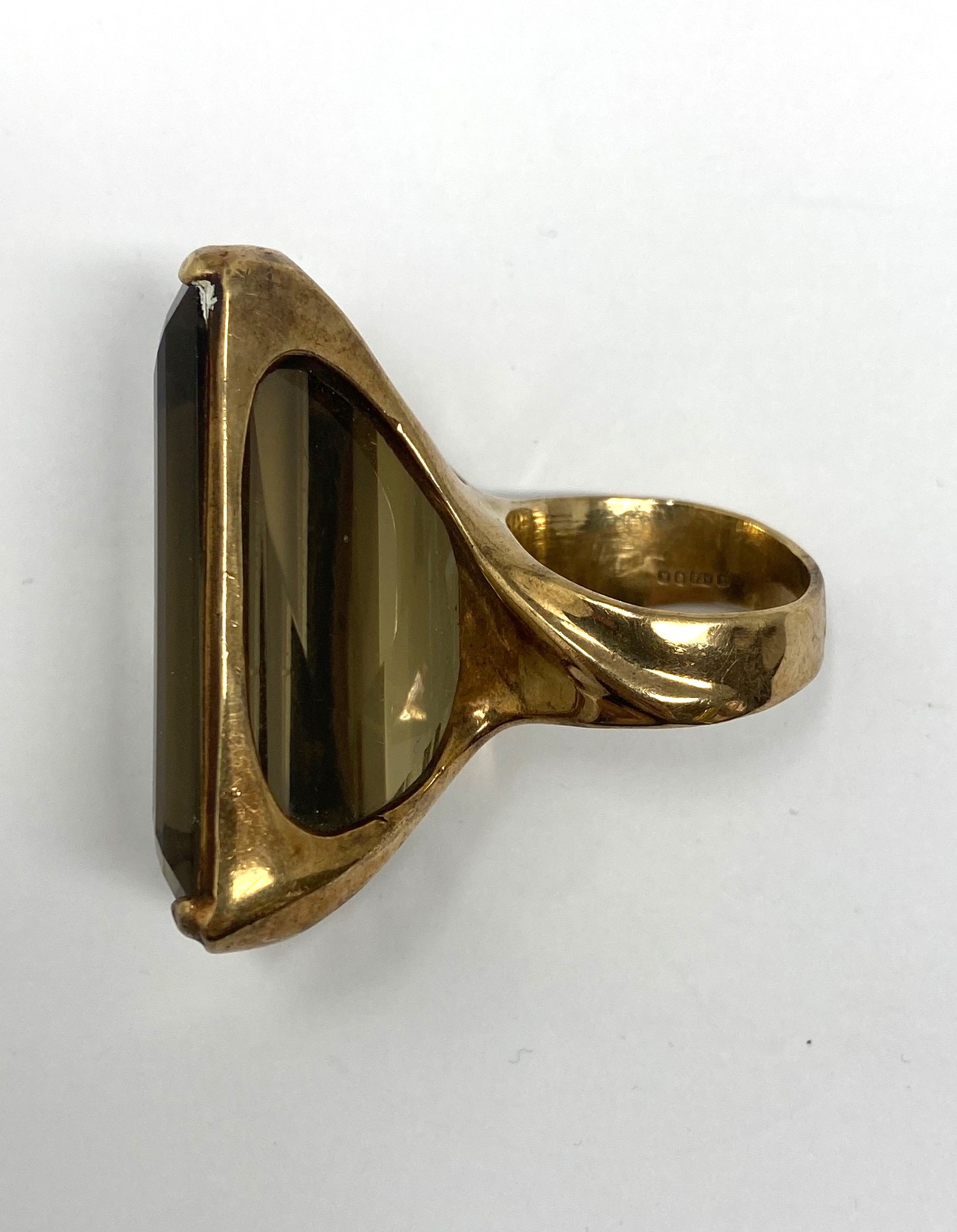 □ SMOKY QUARTZ AND GOLD COCKTAIL RING, 1982 - Image 4 of 7