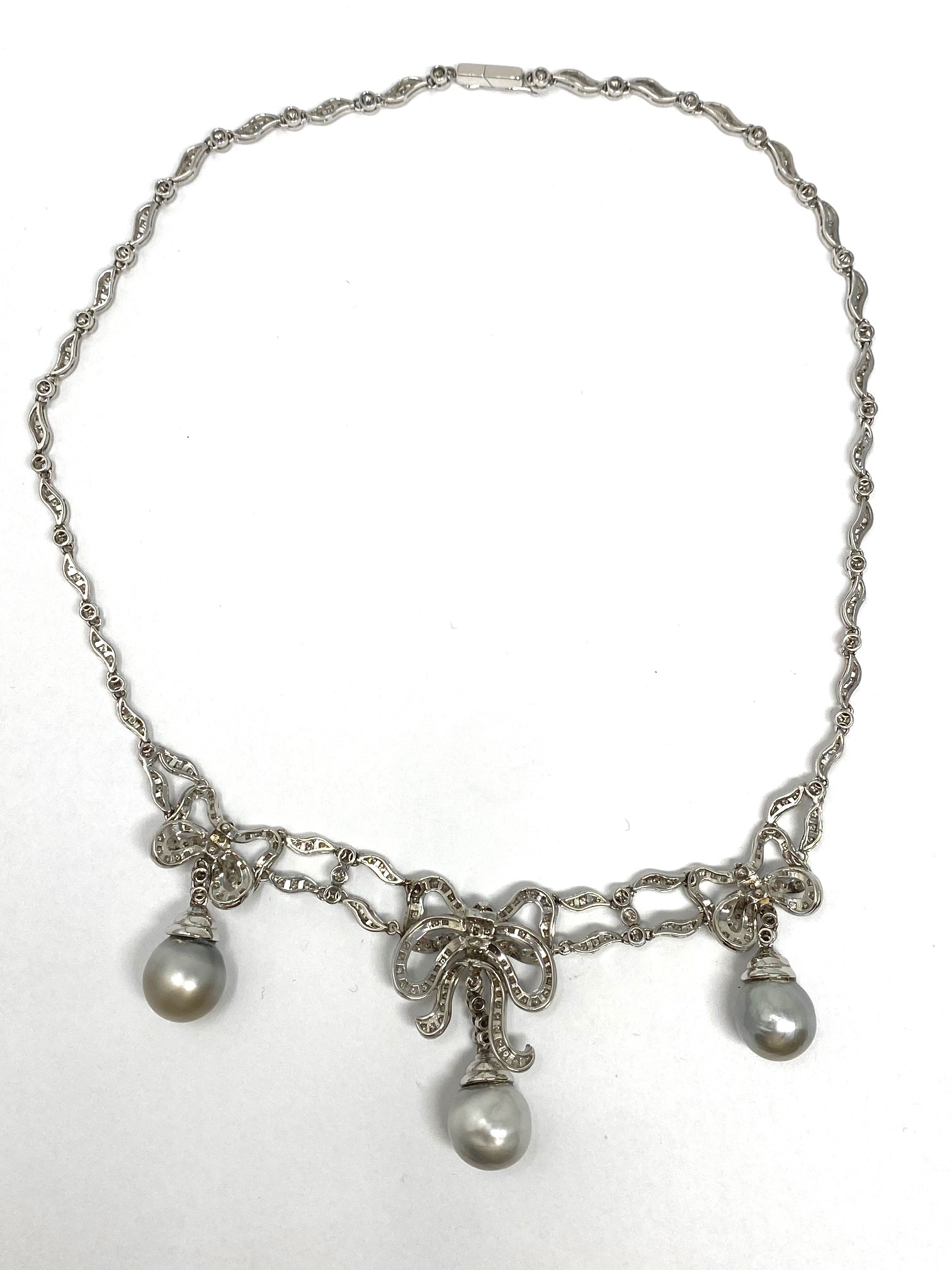 CULTURED PEARL AND DIAMOND NECKLACE - Image 5 of 5