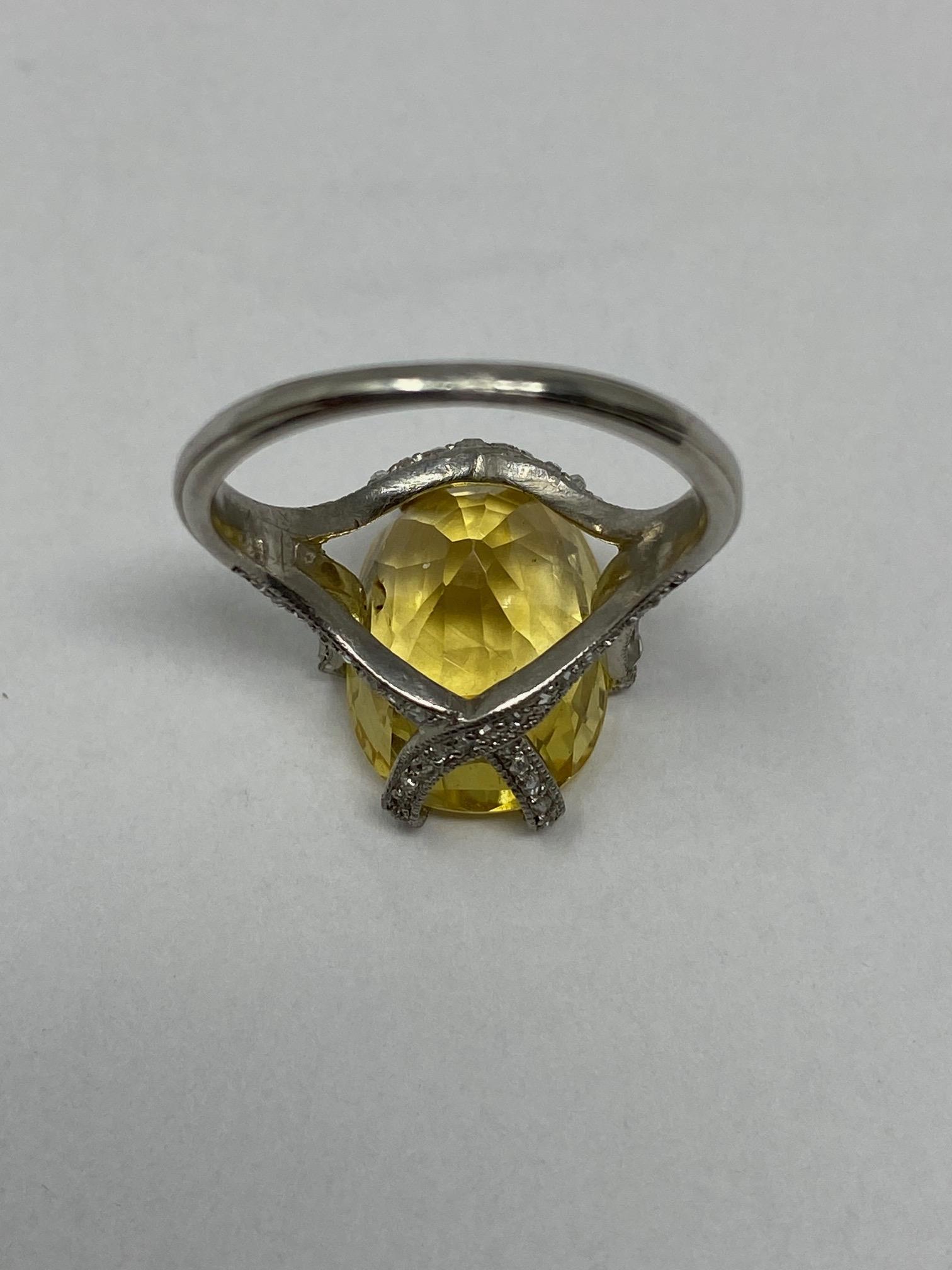 YELLOW SAPPHIRE AND DIAMOND RING - Image 4 of 6