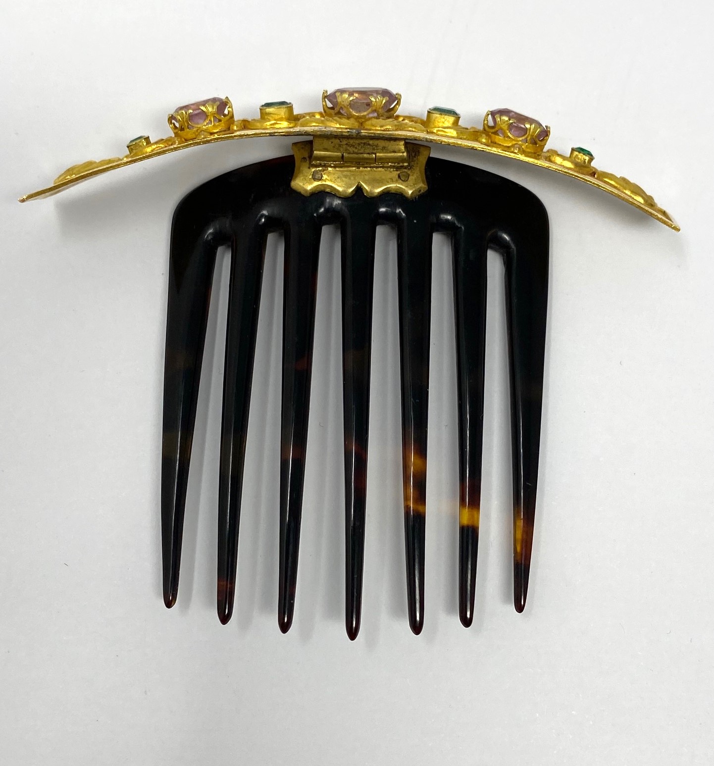 ˜ GOLD, TOPAZ, EMERALD AND TORTOISESHELL HAIR COMB, 1830s - Image 5 of 7