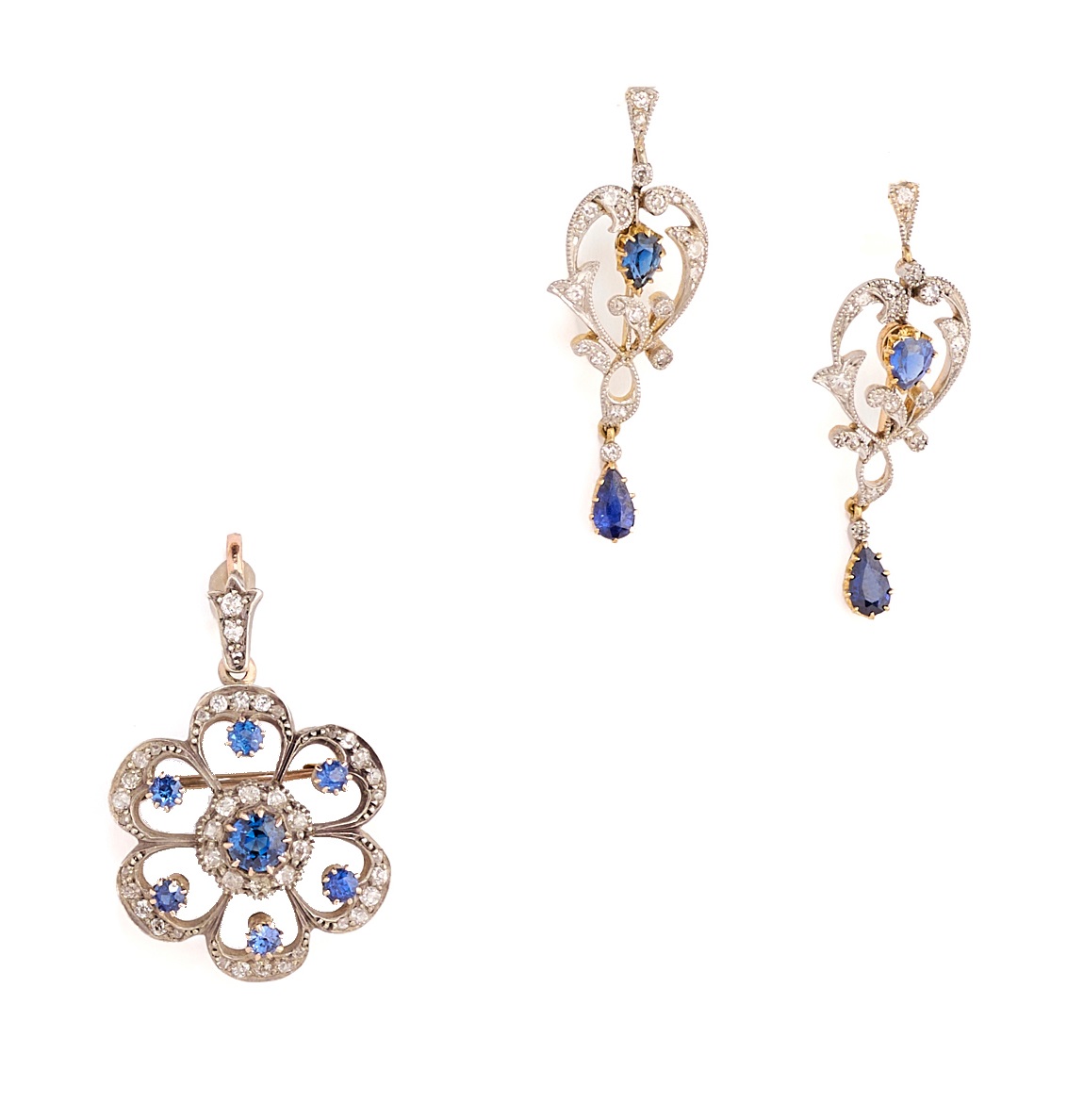 SAPPHIRE AND DIAMOND PENDANT/BROOCH AND PAIR OF EAR PENDANTS, 1900s