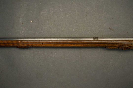 A 90 BORE GERMAN BUTT RESERVOIR AIR GUN, SECOND HALF OF THE 18TH CENTURY - Image 4 of 17