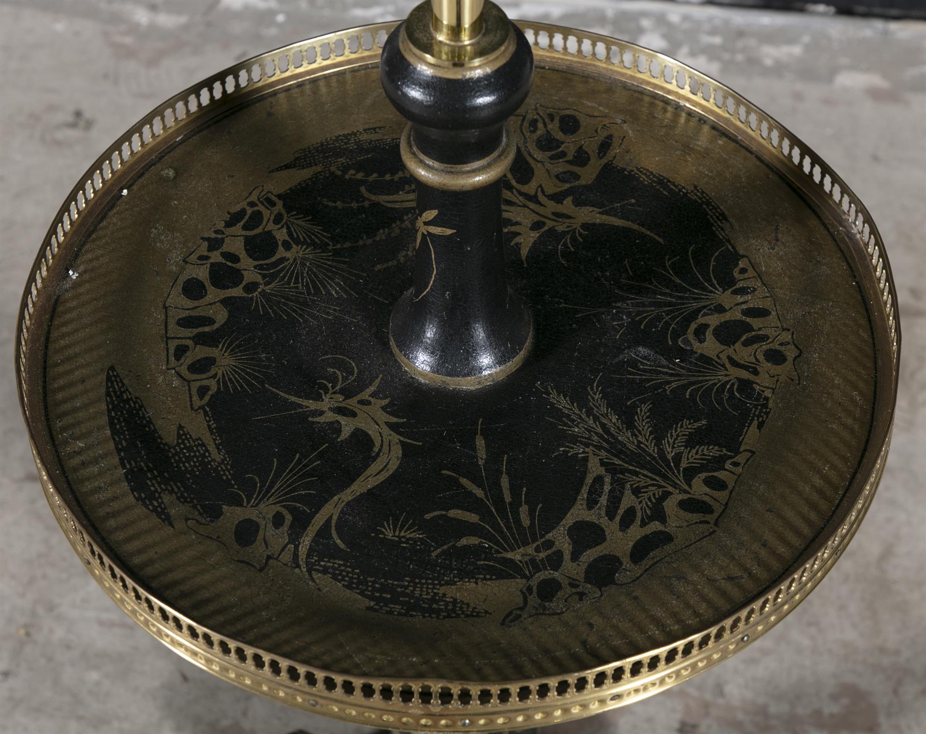 A BLACK AND GILT CHINOISERIE DECORATED STANDARD LAMP, with brass tubular stem, - Image 3 of 3