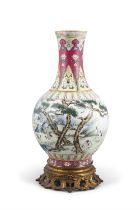 A YANGCAI STYLE ‘THOUSAND CRANES ‘VASE 20世紀 洋彩風格千鶴圖瓶 China, 20th century H: 32cm