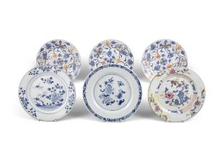 THREE CHINESE IMARI DISHES, TWO BLUE DISHES AND A FAMILLE ROSE DISH WITH FLOWERS AND