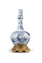 A BLUE AND WHITE PORCELAIN VASE WITH SEVEN SCHOLAR'S 明代或更晚 青花‘竹林七贤’长颈瓶 China,