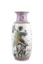 A GRAND FAMILLE ROSE VASE WITH PEACOCKS AND FLOWERS, MARKED QIANLONG 20世紀下半葉 粉彩孔雀紋瓶 China,