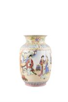 A FAMILLE ROSE STYLE LANTERN VASE, DECORATED WITH A SCENE FROM DREAM OF THE RED CHAMBER 20世紀下半葉