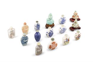 FIFTEEN SNUFF BOTTLES IN PORCELAIN, INSIDE-PAINTED GLASS 20世紀下半葉 鼻煙壺一組15件 China,