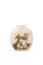 A CAMEO AGATE ‘PIES AND FLOWERING PLUM TREE’ SNUFF BOTTLE 清代 糖色玛瑙巧雕‘喜上眉梢‘烟壶 China,