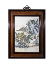 A LARGE FRAMED FAMILLE ROSE LANDSCAPE PANEL 20世紀 粉彩山水瓷板 China, second half of 20th