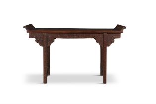 A CHINESE CARVED HARDWOOD ALTAR TABLE 中國 20世紀 硬木雕花翹頭案 China, 20th century with raised