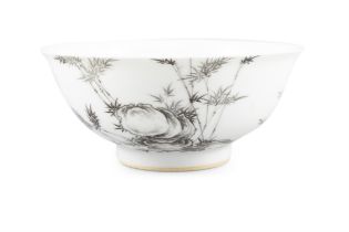 A GRISAILLE PAINTED 'BAMBOO' BOWL WITH YONGZHENG FOUR-CHARACTER MARK ‘雍正年製’藍料楷書底款