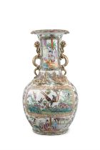 A CANTON VASE DECORATED WITH PANELS OF FIGURES AMONGST FLOWERS, BIRDS, AND INSECTS 19世纪末